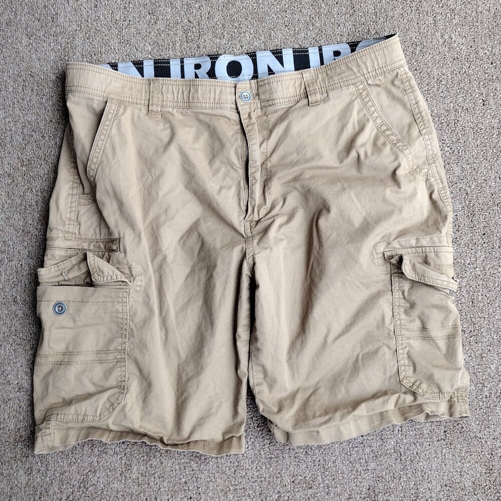 Iron Co. Cargo Shorts Size 38 Flex Waistband Stretch  Pockets Beige khaki